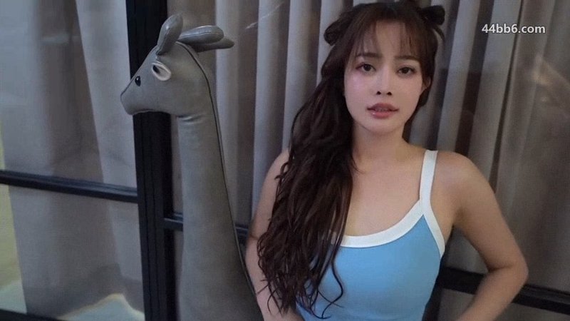苗条美巨乳啦啦队学生。为了被录用而献身色情，激烈抽插让娇小身体痉挛高潮！FC2PPV-4742721